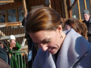 HRH Katherine, The duchess of Cambridge receives a Klondike Core pendant made by Leslie Leong Jewellery jewelry